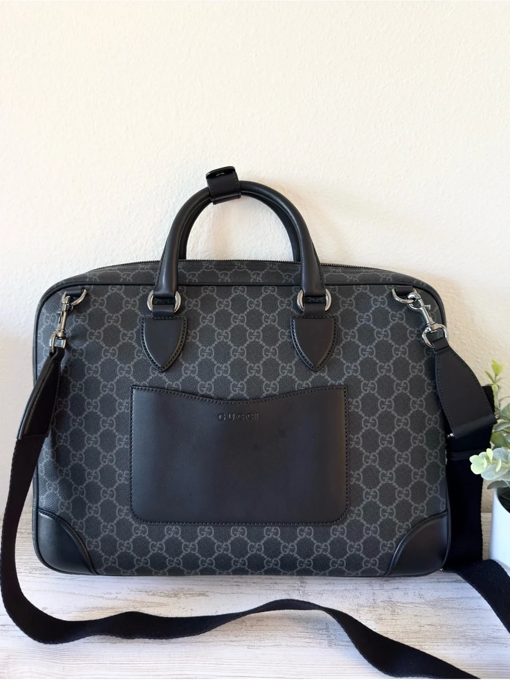 New Gucci Essence Classic Black GG Canvas medium mens briefcase, crossbody bag